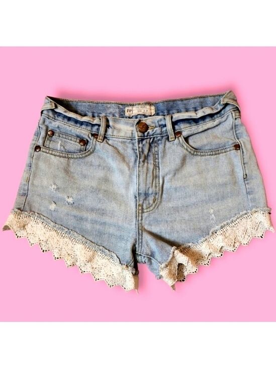Free People Pants - Free People High Rise Crochet Lace Hem Light Wash Shorts size 25 | Boho Beach
